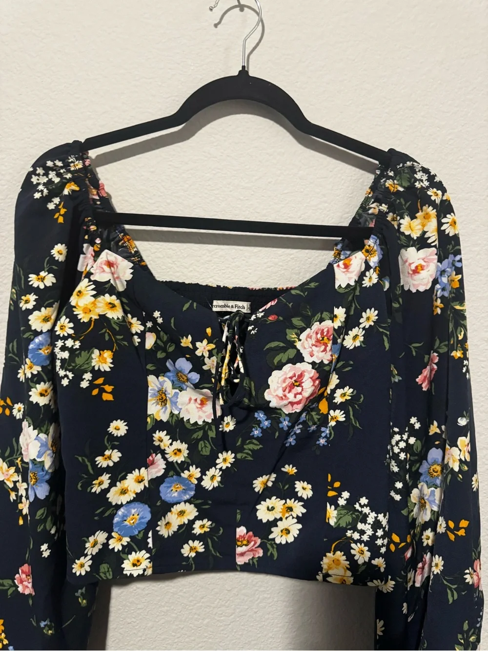 Abercrombie & Fitch puff sleeve lace up lace up blouse